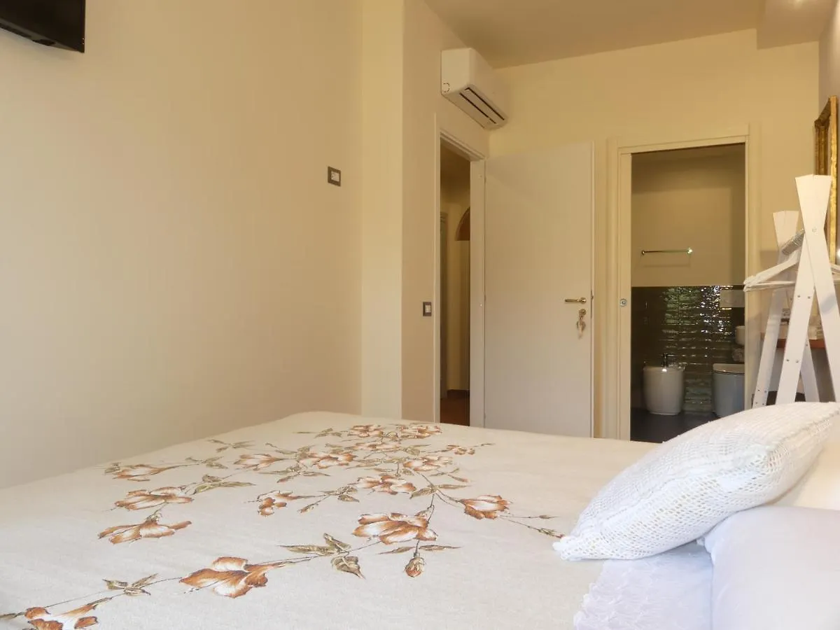 Helichrysum Bed & Breakfast Vinci 0*,  Italy